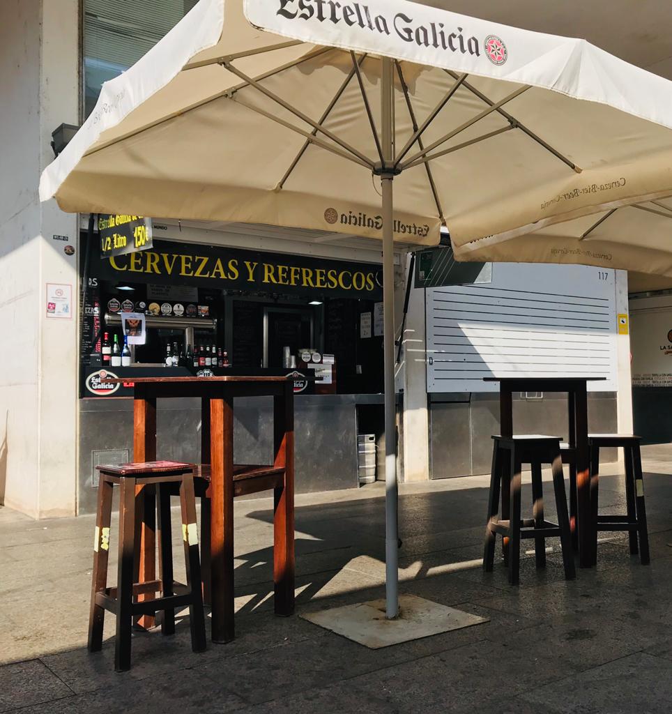 Dónde tomar Cerveza artesana en Cádiz - Terraza del El 118